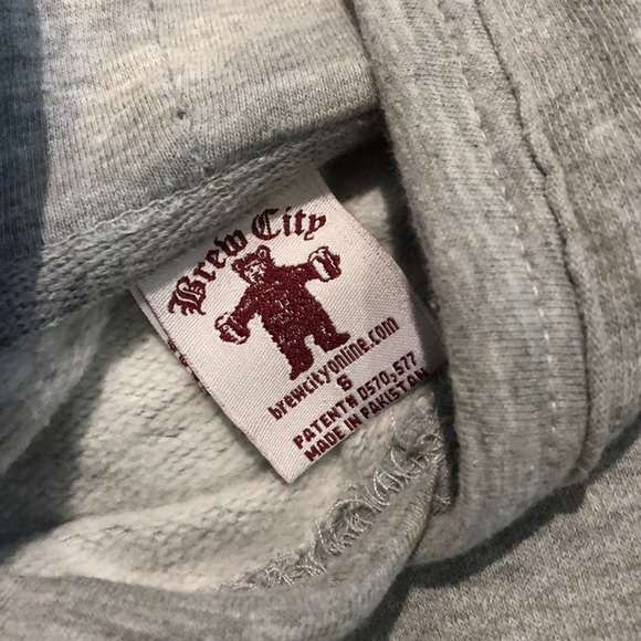 BREW CITY SWEATSHIRT WITH BEER HOLDER SIZE SMALL - Picture 4 of 4